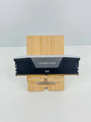 Memória Ram Corsair Vengeance RGB DDR5 16GB 6000 CL36 UR0436 CMH32GXM2R6000C36