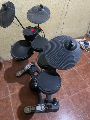Bateria eletrônica ótimo para sua banda.