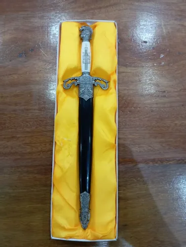 Adaga medieval 