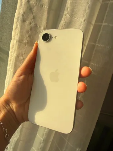 iPhone 16e - 256gb - 92%