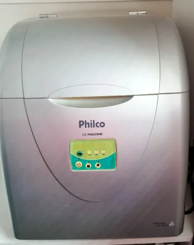 Maquina gelo philco