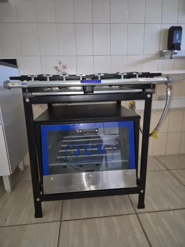 Fogão industrial JCN com forno embutido