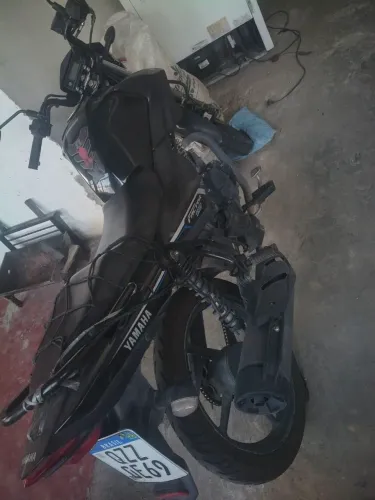Vendo minha moto 