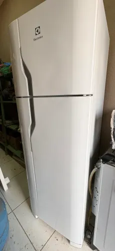 Geladeira Electrolux 260L