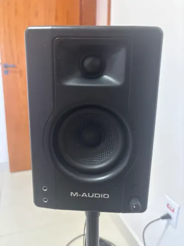 Monitor M áudio BX3
