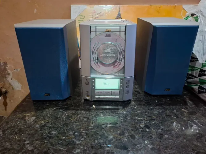 Microsystem JVC. 