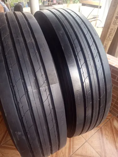 Pneus 295 80 22,5 novo