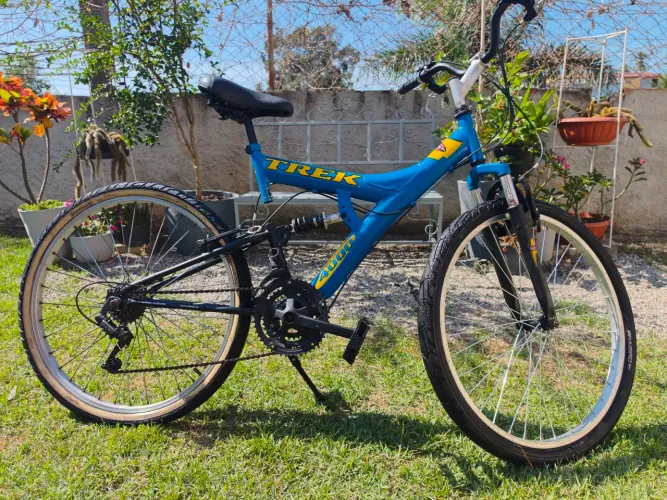 Bicicleta aro 26 seminova 21velocidades.