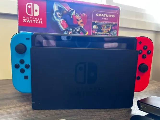 Nintendo Switch V2 Completo na Caixa - Bateria Maior Duração