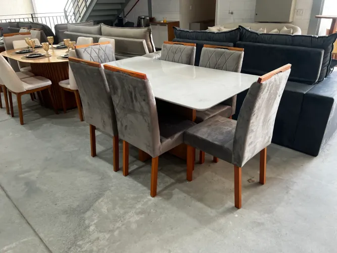 Mesa de Jantar com 6 Cadeiras Só 1.990,00