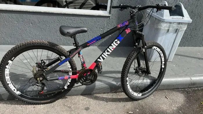 Vikingx tuff 30 usada uma vez 