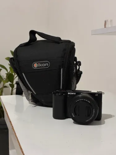 Sony ZV-E10 + Kit Completo | Estado de Nova