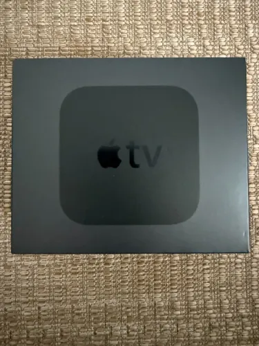 Apple TV HD Modelo A1625 4ª geração Full HD 32GB preto (com controle) - Excelente