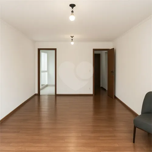 Apartamento com 3 quartos à venda ou para locação em Boqueirão - SP