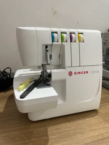 Máquina De Costura Overlock Doméstica Ultralock Singer S0105