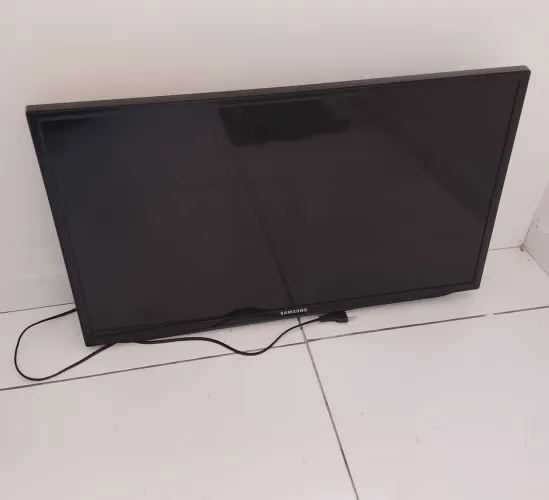 Tv 32 Samsung ( P/ retirada de peças)