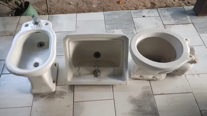 louça banheiro antiga