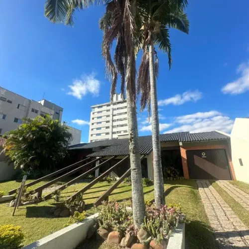Linda casa na Vila Moema, Tubarão - SC