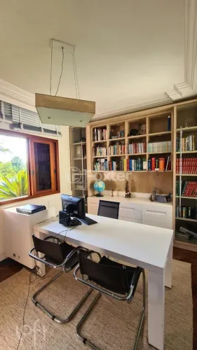 Casa à venda Rua Gênova, Córrego Grande - Florianópolis