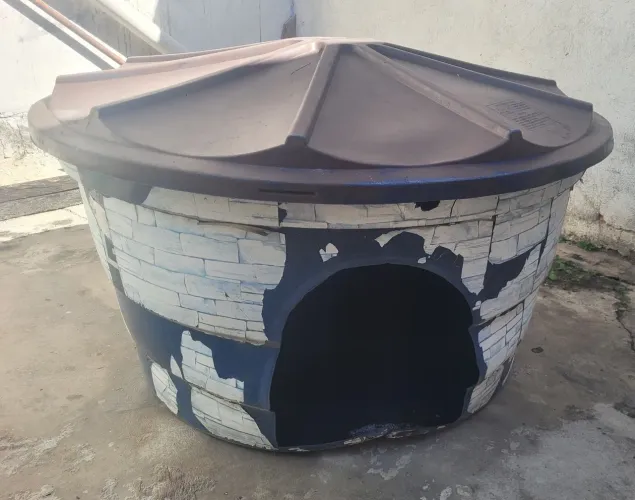 [Doação] Casa de cachorro (caixa d'água 1000l)