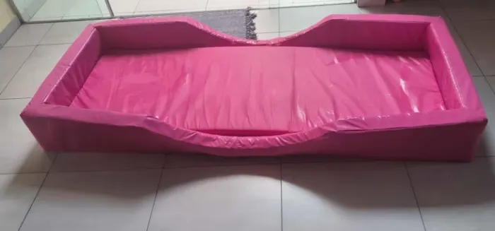 Cama montessoriana impermeável