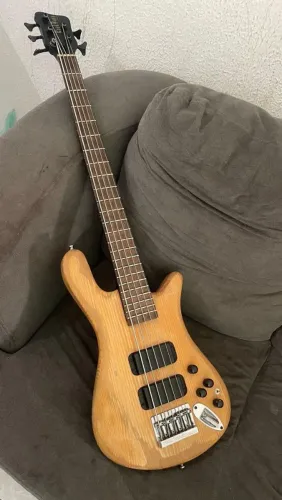 Baixo Warwick rockbass 5 cordas