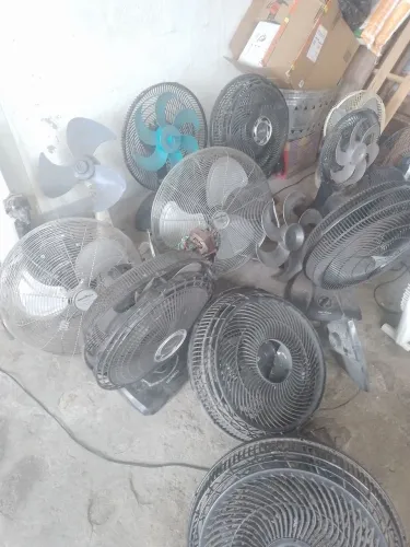 LOTE DE VENTILADORES DIVERSOS