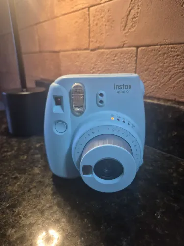 CÂMERA INSTAX MINI 9 POLAROID (FOTO INSTANTÂNEA)
