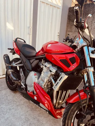 Vendo Suzuki Bandit ? Ano 2010 Quilometragem: 24.000 km