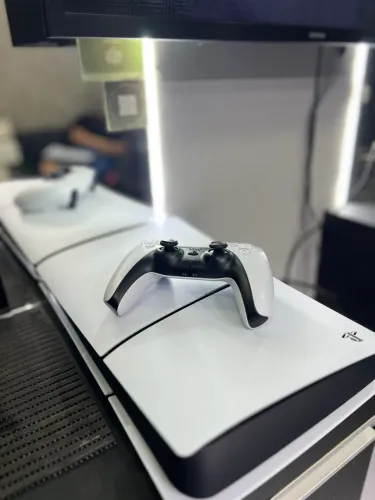 PS5 SLIM 1TB SEMINOVO