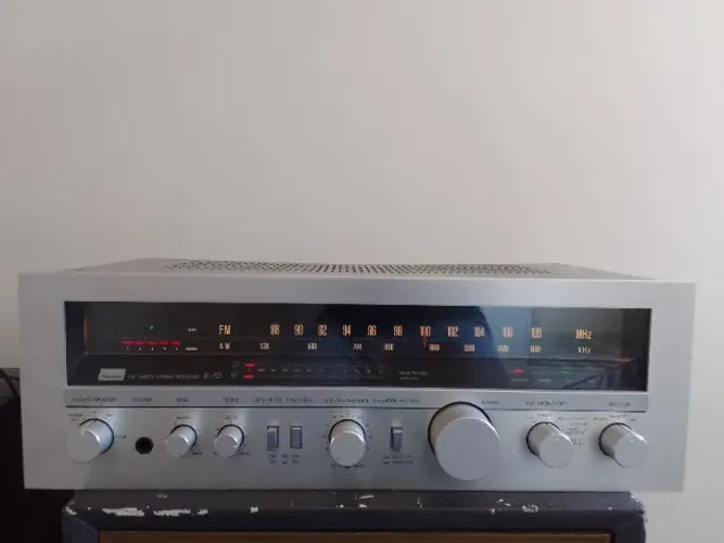Receiver Sansui R70