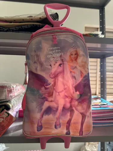 mochila de rodinhas barbie e a magia de aladus pegasus rara vintage anos 2000