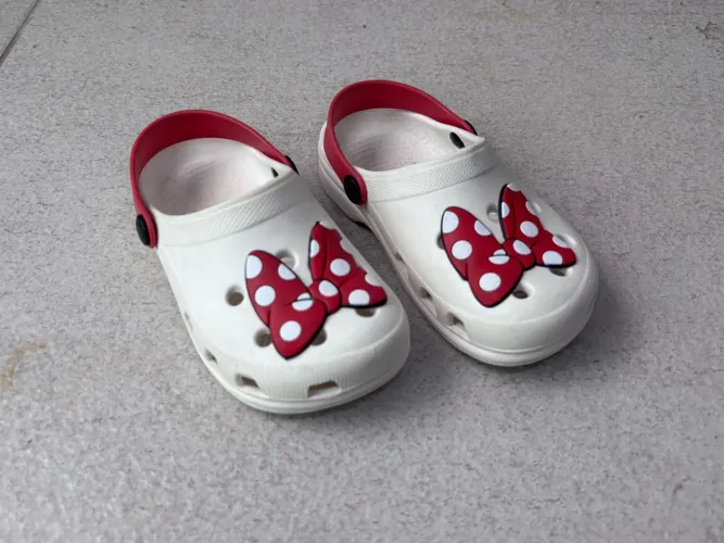 Sandália Crocs Minnie Classic tam: 26/27
