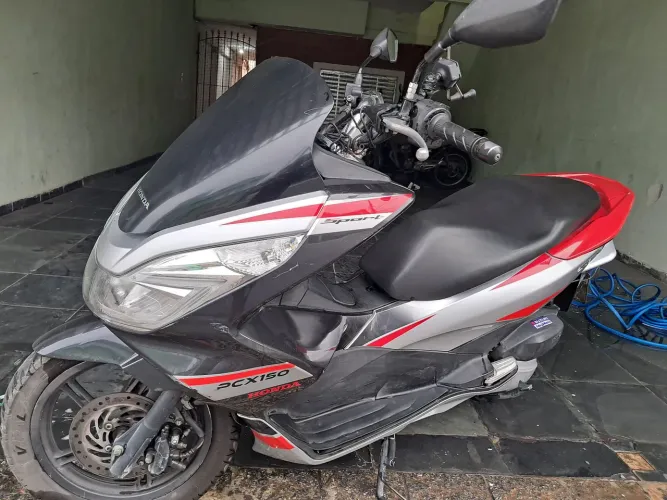 Honda pcx em bom estado pronta pra trabalhar