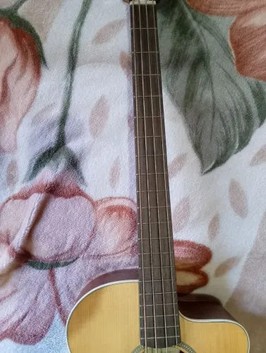 Vendo baixo acústico.