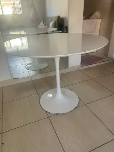 Mesa de jantar para 4 cadeira  1mt x 1mt 