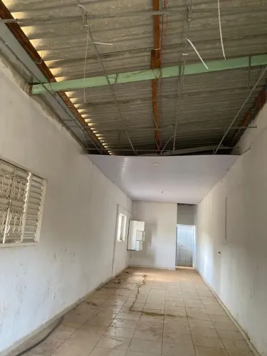 Procuro um profissional para repara dois telhados Anápolis. 