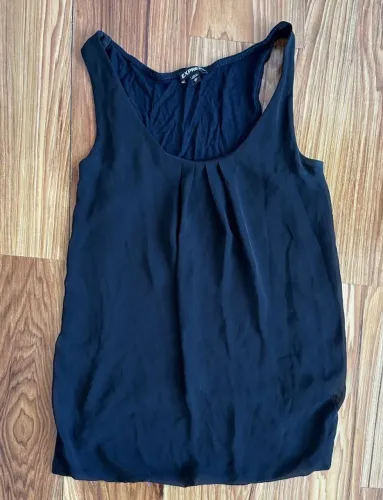 Blusa femenina Express tamanho PP importada (Desapego)