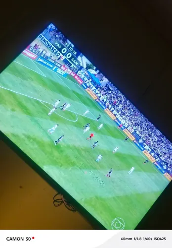 Vendo televisão 65 polegadas