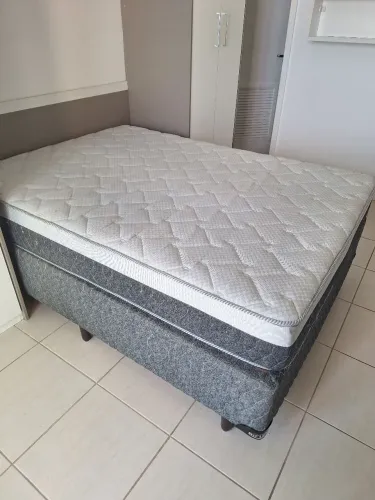 Cama de casal Box