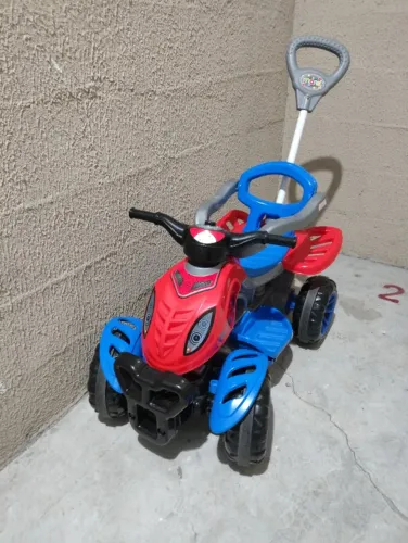 Vendo Quadriciclo Carrinho de Passeio Infantil Spider Maral 2 em 1