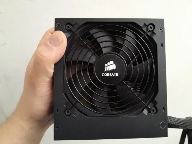 FONTE CORSAIR CS750M