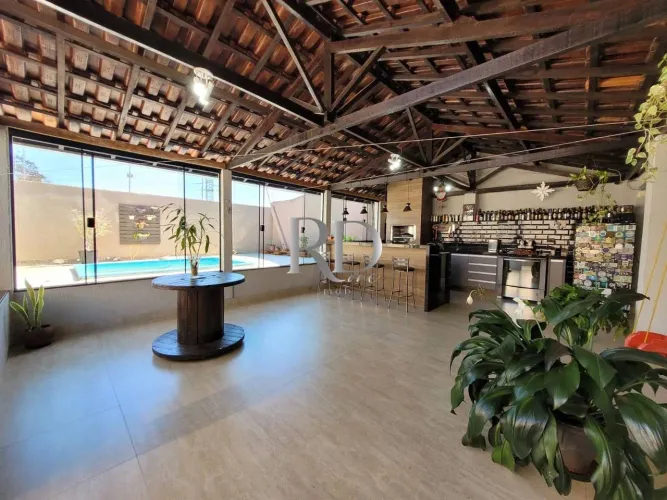 Sobrado com 3 dormitórios à venda, 140 m² por R$ 699.000,00 - Califórnia - Londrina/PR