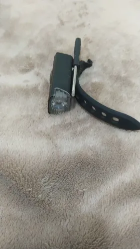 Lanterna bike LED 3 modos, nova. com Suporte silicone + mini chave de fenda