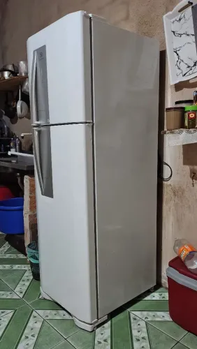 GELADEIRA P/ CONSERTO