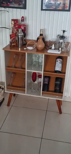 Vendo linda adega de vinho em mdf,aproveite a oportunidade.