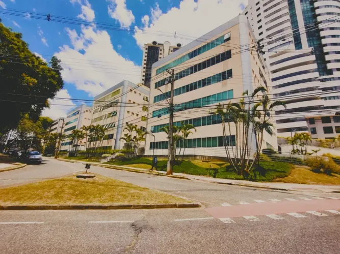 Sala em Centro Comercial no Condominio - Eco Business - Mossunguê - Curitiba - PR