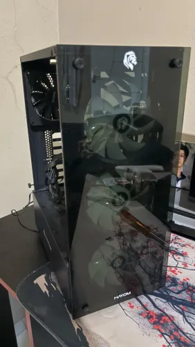 Gabinete Hayom com 4 fans de ventilação