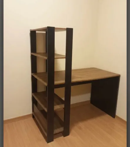 Vende-se mesa de estudo/trabalho 