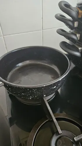 Panelas não gruda não arranha fácil de lavar
